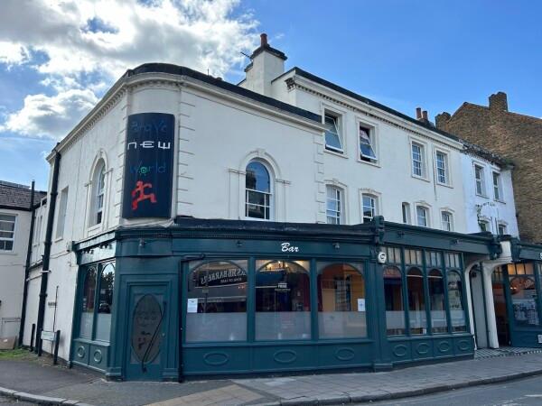 Best Sports Bars in Surbiton - Brave New World