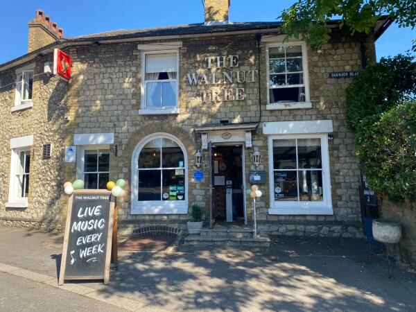 Best Sports Bars in Maidstone - Walnut Tree