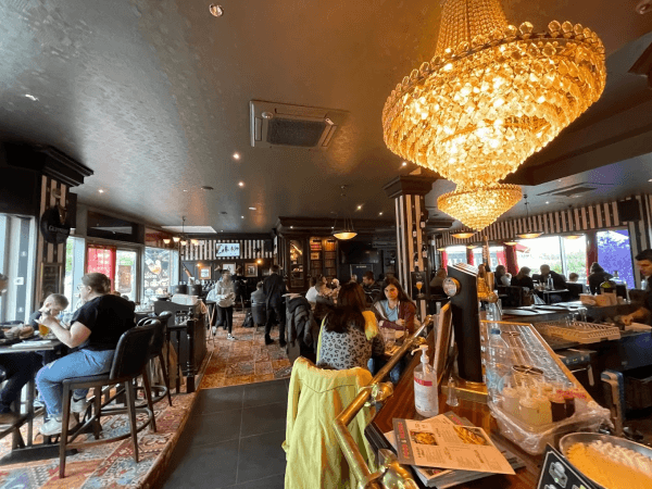 Best Sports Bars in Vaulx en Velin - Au Bureau Vaulx en Velin