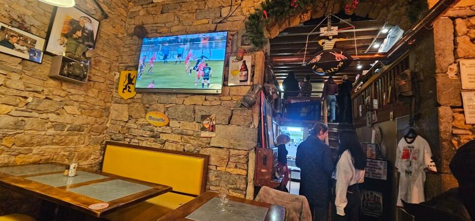 Best Sports Bars in Lyon - Le ch'ti pot ney - Estaminet