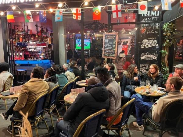 Best Sports Bars in Paris - L'étoile de Charonne