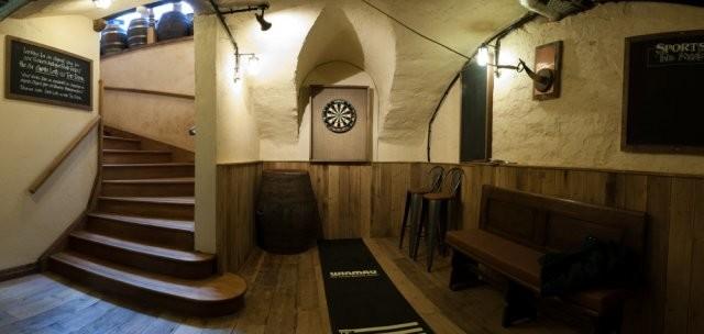 Best Sports Bars in Lyon - Elephant & Castle