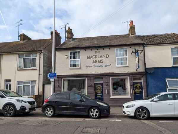 Best Sports Bars in Rainham - Mackland Arms