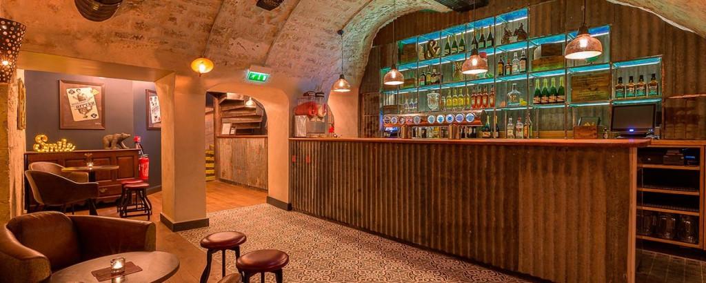 Best Sports Bars in Paris - ENVOLE MOI