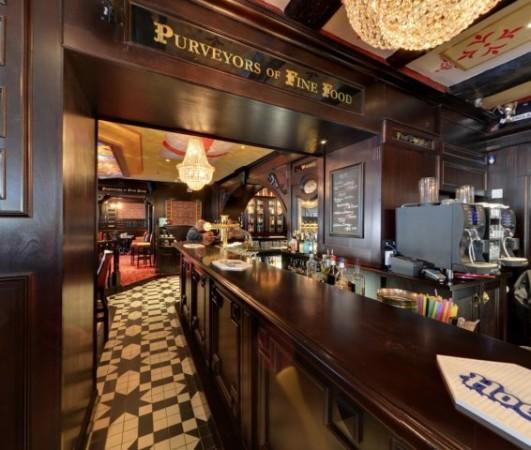 Best Sports Bars in Marseille - The Queen Victoria