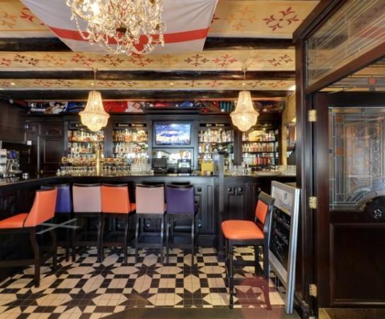Best Sports Bars in Marseille - The Queen Victoria