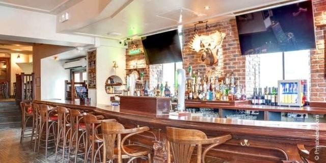 Best Sports Bars in Paris - The Canadian Embassy Pub