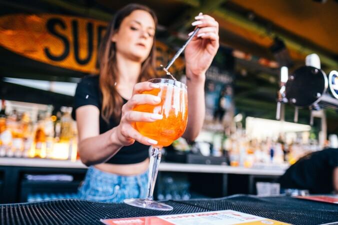 Best Sports Bars in Paris - Café Oz Rooftop