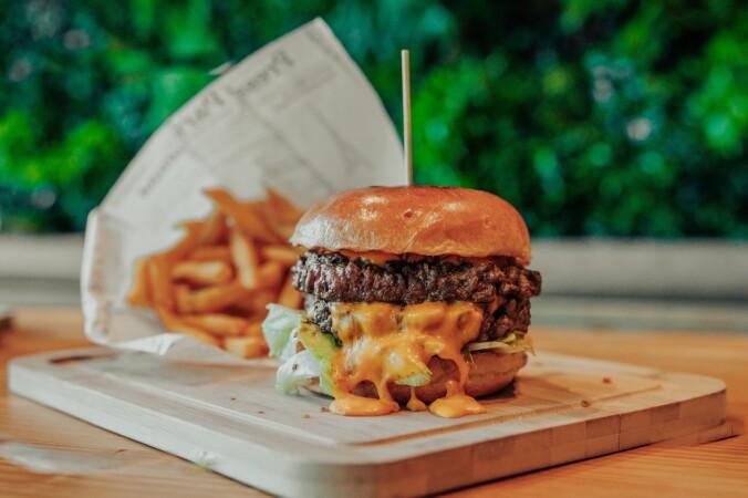 Best Sports Bars in Paris - Café Oz Rooftop