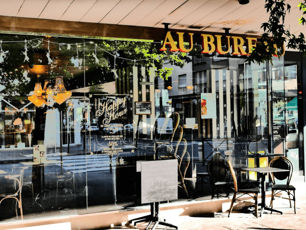 Best Sports Bars in Annecy - Au Bureau Annecy