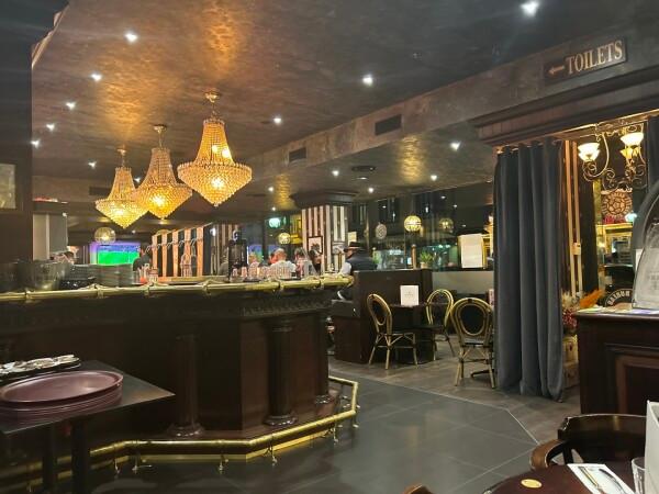 Best Sports Bars in Annecy - Au Bureau Annecy