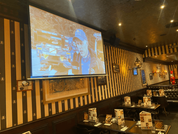 Best Sports Bars in Massy - Au Bureau Massy