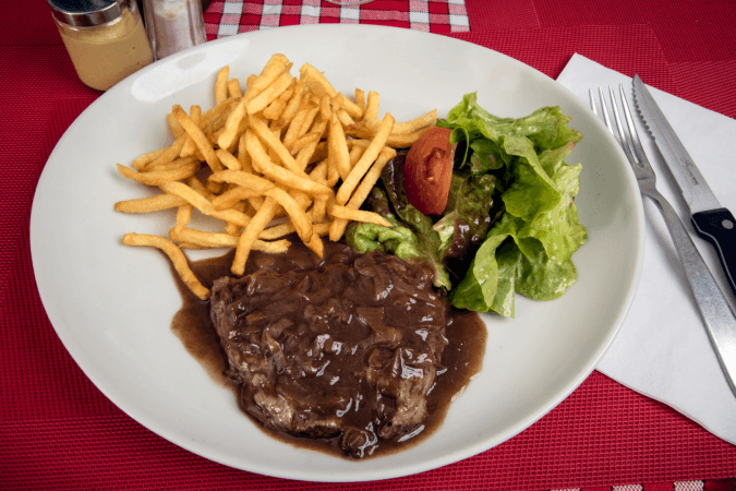 Les Meilleurs Bars à Paris - Le Petit Hameau - Bistrot à l'ancienne