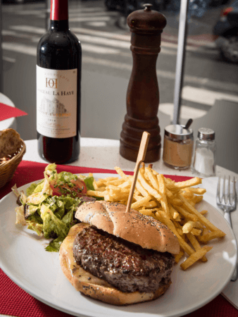Les Meilleurs Bars à Paris - Le Petit Hameau - Bistrot à l'ancienne
