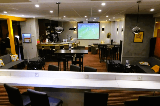 Les Meilleurs Bars à Marseille - Novotel Café - Novotel Marseille Est Port d'Aubagne