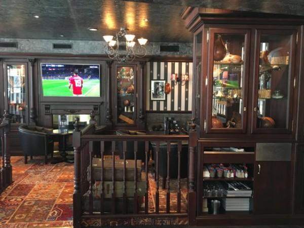 Best Sports Bars in Courbevoie - Au Bureau Courbevoie