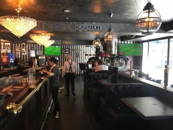 Best Sports Bars in Courbevoie - Au Bureau Courbevoie