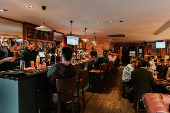 Best Sports Bars in Bordeaux - The Market Tavern
