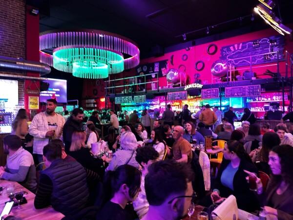 Best Sports Bars in Perpignan - Le Paddock