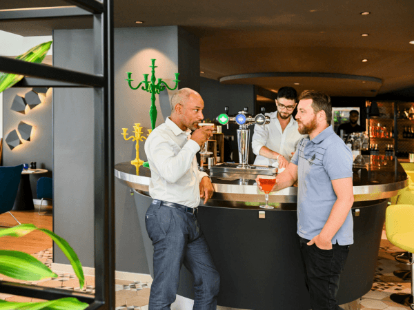 Les Meilleurs Bars à Courcouronnes - L'Intermède - Bar du Novotel Evry Courcouronnes