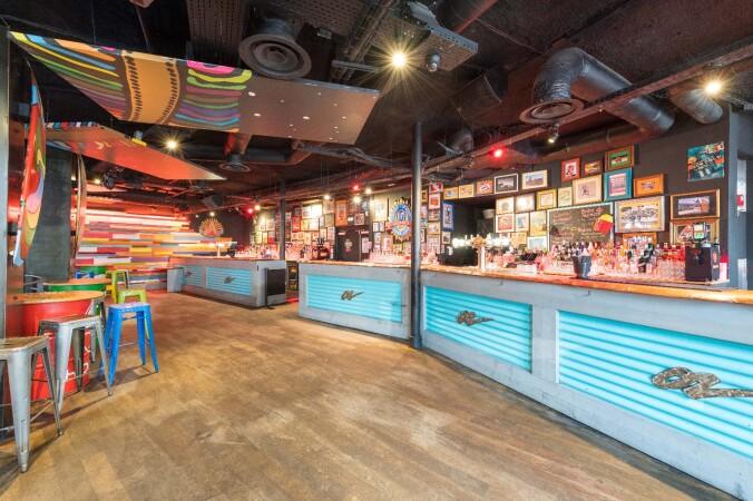 Best Sports Bars in Toulouse - Café Oz Toulouse