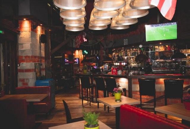 Best Sports Bars in Lyon - La Station