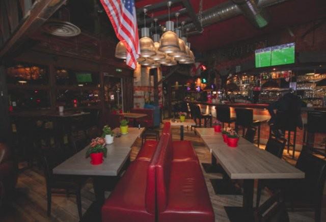 Best Sports Bars in Lyon - La Station