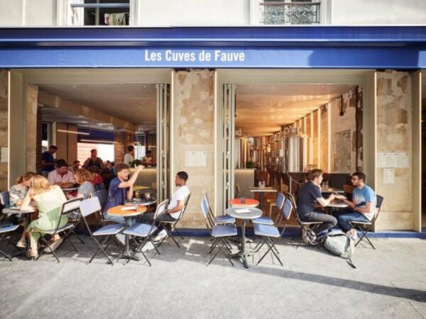 Best Sports Bars in Paris - Les Cuves de Fauve