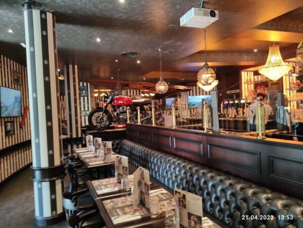 Les Meilleurs Bars à Laval - Au Bureau Laval