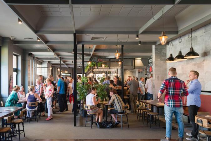 Best Sports Bars in Albury - Beer DeLuxe Albury