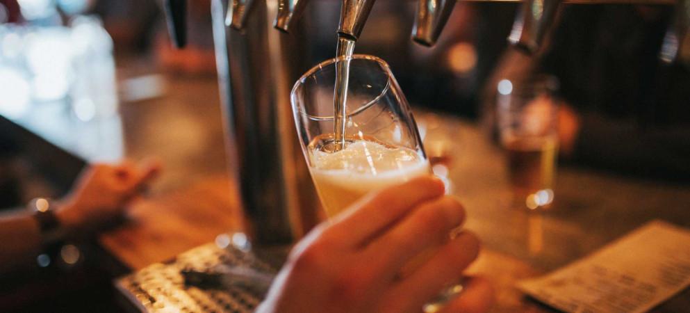 Best Sports Bars in Innisfail - Commonwealth Hotel