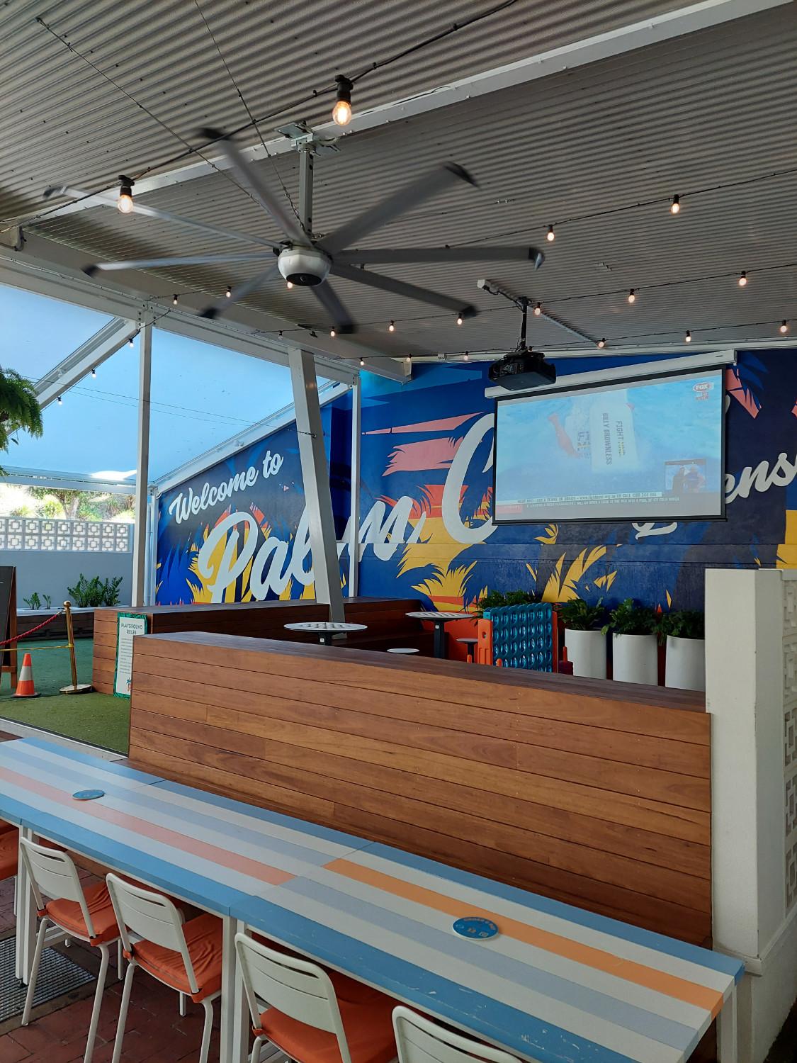 Best Sports Bars in Palm Cove - Palm Cove Tavern