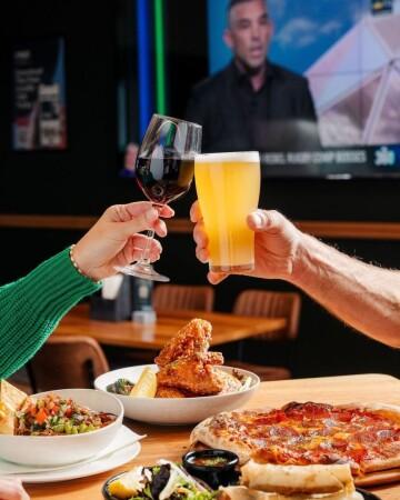 Best Sports Bars in Gold Coast - Runaway Bay Tavern