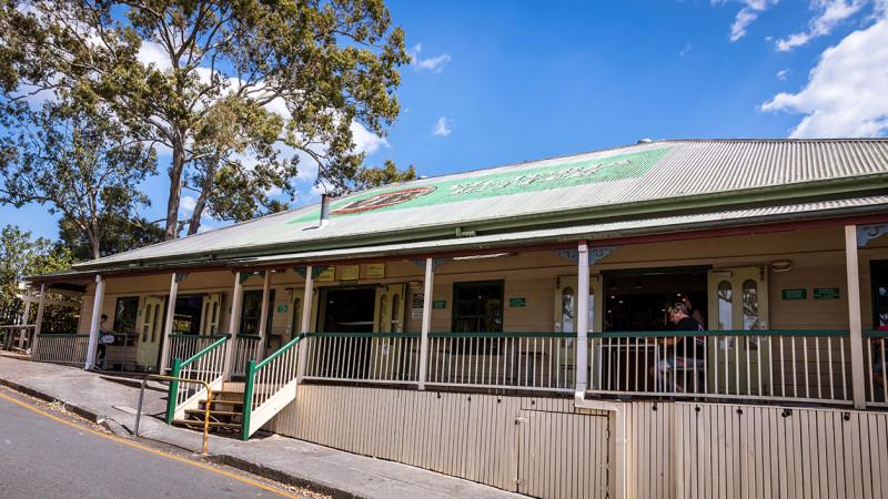 Best Sports Bars in Gold Coast - Wallaby Hotel