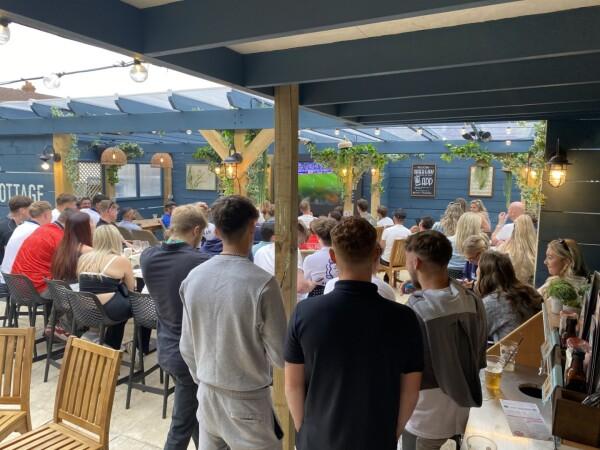 Best Sports Bars in Maidenhead - Thatched Cottage (Maidenhead)