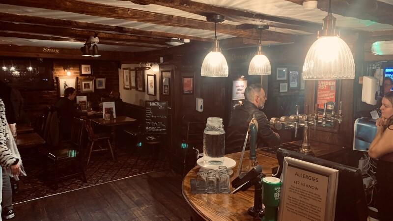 Les Meilleurs Bars à Uxbridge - Three Tuns (Uxbridge)