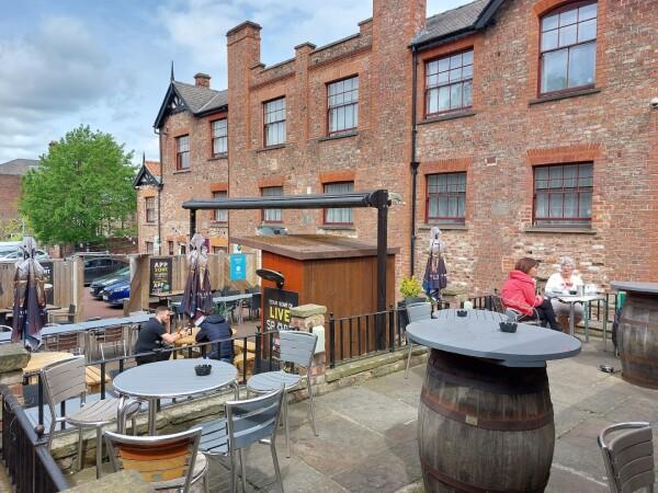 Best Sports Bars in York - Windmill Inn (York)