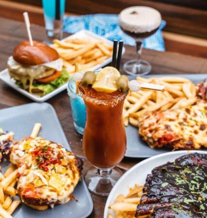 Best Sports Bars in Surfers Paradise - The Local Tavern