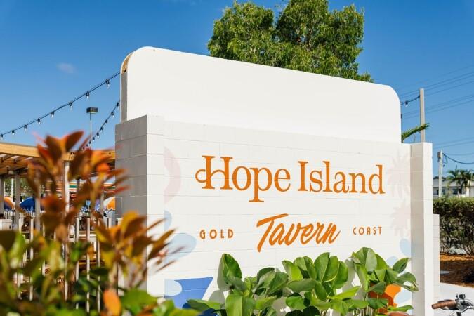 Best Sports Bars in Hope Island - Hope Island Tavern