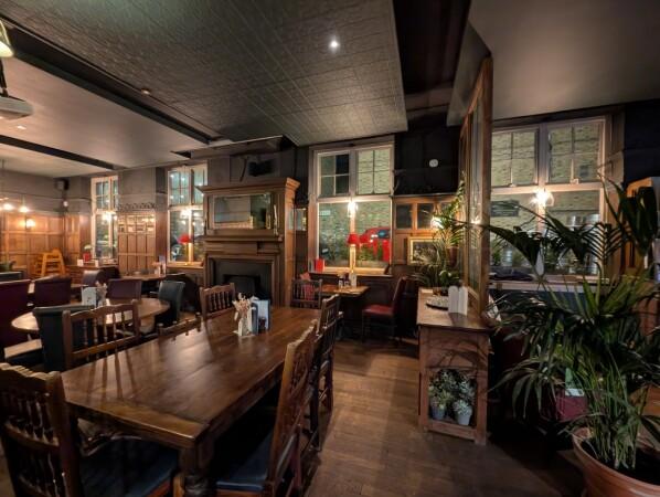 Best Sports Bars in London - Brewers Inn
