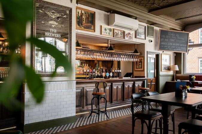 Best Sports Bars in London - Brewers Inn