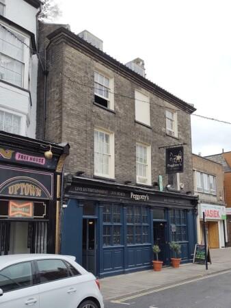 Best Sports Bars in Great Yarmouth - Peggottys