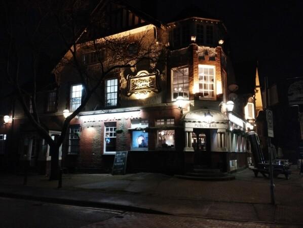 Best Sports Bars in New Malden - Royal Oak
