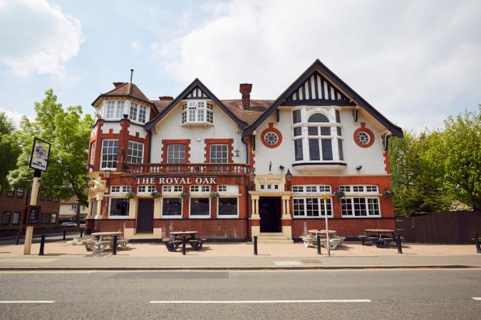 Best Sports Bars in New Malden - Royal Oak