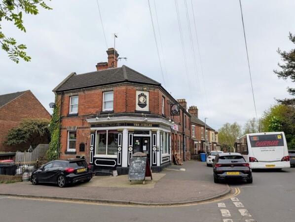 Best Sports Bars in Norwich - The Jubilee