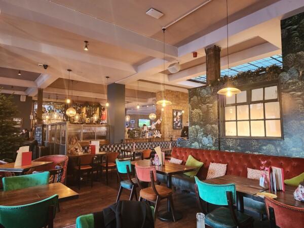 Best Sports Bars in Dulwich - The Cherry Tree