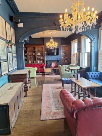 Best Sports Bars in Kentish Town - Bull and Gate