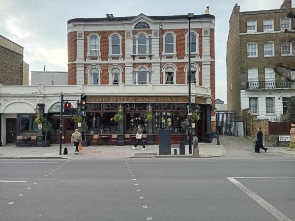 Best Sports Bars in Kentish Town - Bull and Gate