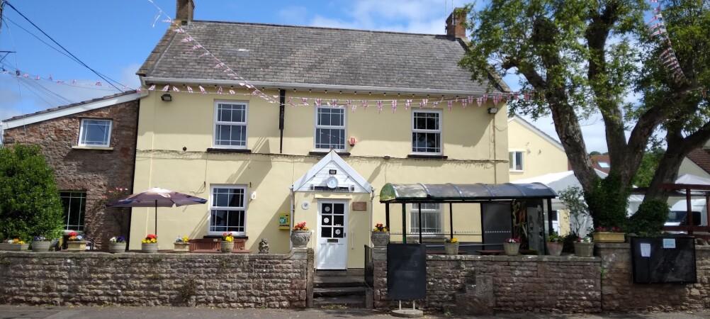 Best Sports Bars in Draycott - Strawberry Special