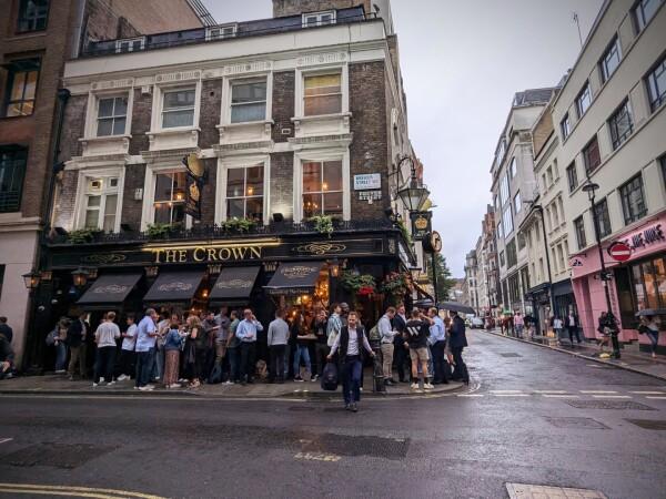 Best Sports Bars in London - Crown